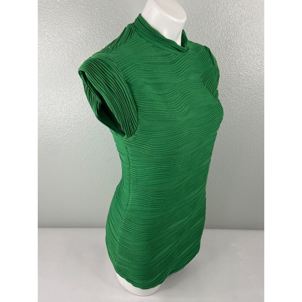 Women Small Green Waverly Blouse Cap Sleeve Texture Ripple Casual NWT - Picture 3 of 9